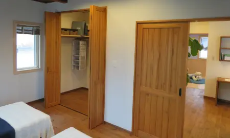 オリジナル無垢建具（1階）